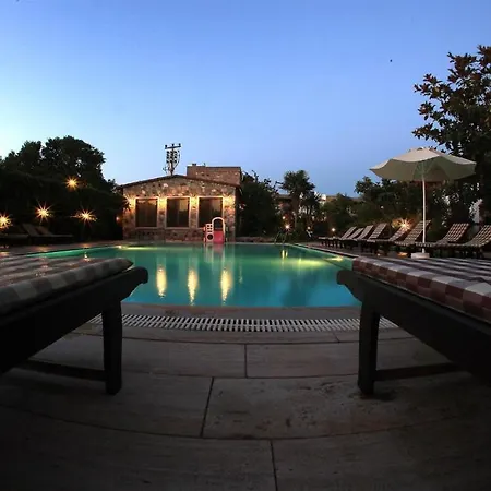 Kivanc Suites 亚力卡瓦克